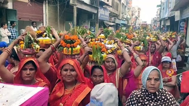 विश्वकर्मा जयंती पर शोभायात्रा निकाली, हुई पुष्प वर्षा