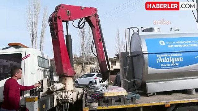 Antalya Büyükşehir Belediyesi, Yazır Mahallesi'nde çiftçilere süt tankı tahsis etti