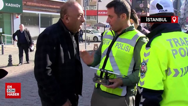 Kadıköy'de yayalara geçiş hakkı vermeyen sürücülere ceza