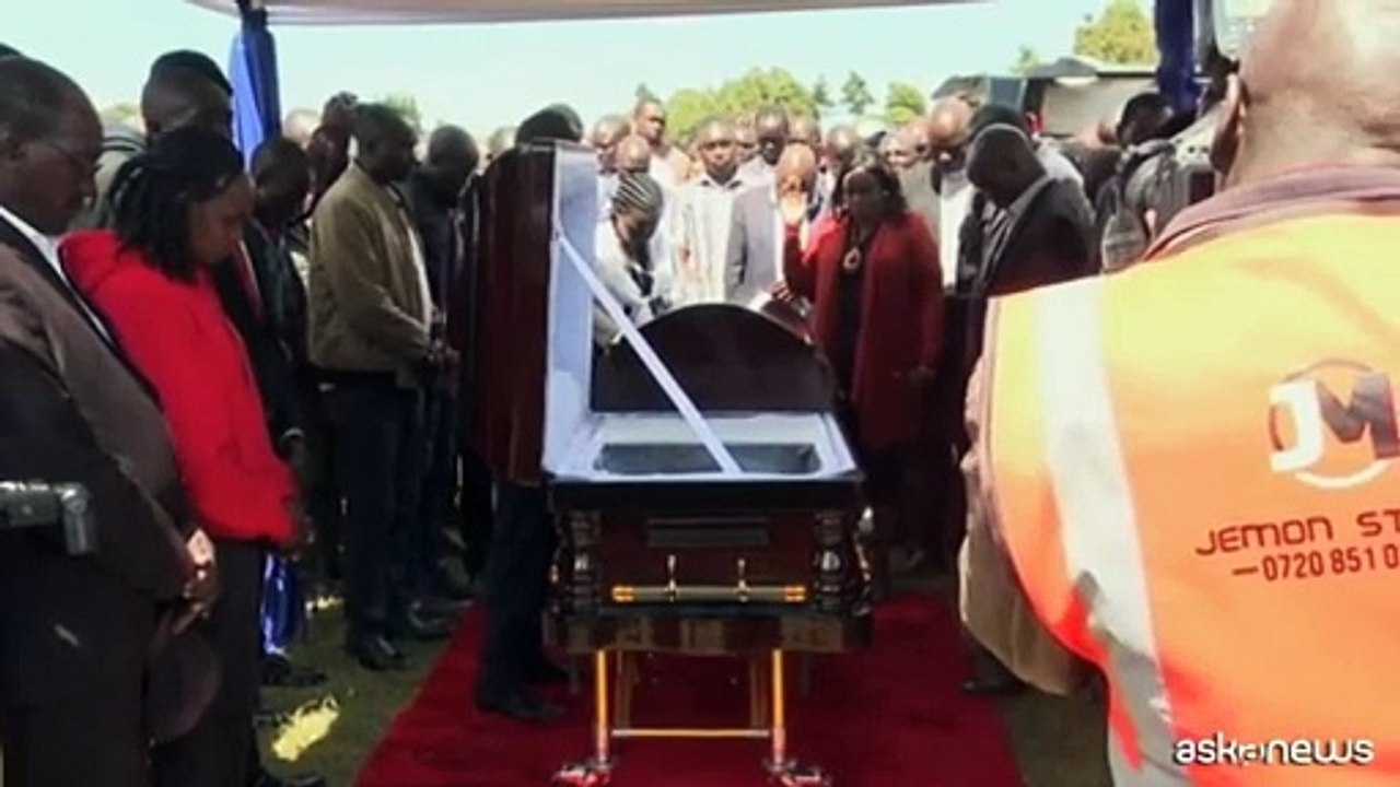 Migliaia di persone in Kenya rendono omaggio al maratoneta Kiptum