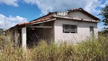 ELE FICOU BRAVO COM MINHA PRESENÇA NA CASA ABANDONADA