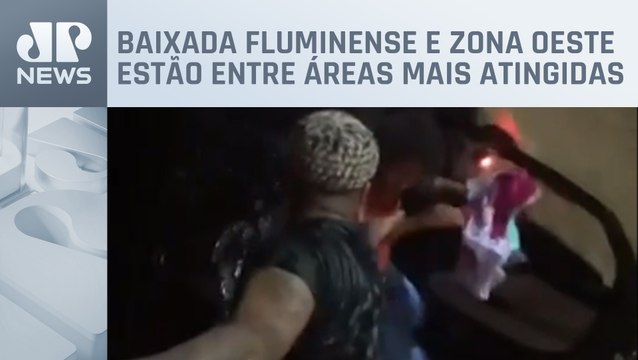 Mãe e filha são resgatadas por passageiro de ônibus no Rio de Janeiro