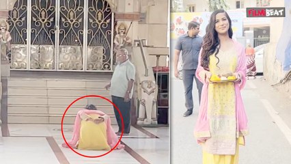 Poonam Pandey पहुंचीं मंदिर, Controversy के बाद नौटंकी देख  Fansने फिर लगाई Actress की Class