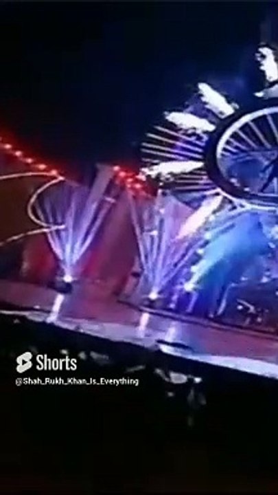 Shah Rukh's kinglike entry
