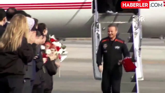 Alper Gezeravcı evli mi? Alper Gezeravcı eşi kim, sevgilisi kim? Alper Gezeravcı kimdir?