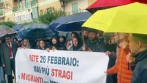 Un anno dalla strage di Cutro: a Crotone il corteo organizzato dalla «Rete 26 febbraio» al grido di 