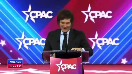 "Hola a todos, yo soy el león": Milei sigue en modo campaña en Washington, mientras el país se prende fuego