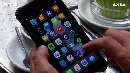 Scuola, stop a cellulari e tablet in classe: la stretta di Valditara