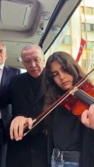 Başkan Erdoğan türkü söyledi! Keyifli anlar kameraya böyle yansıdı