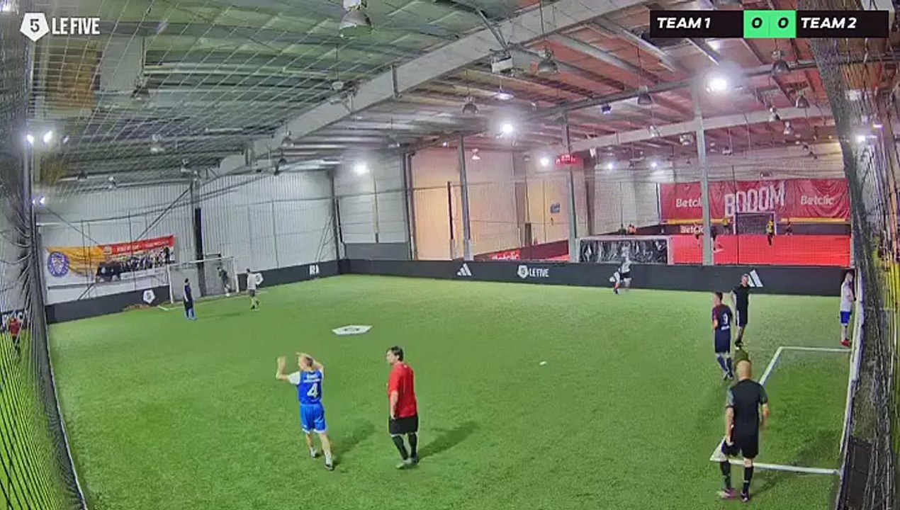 22/02 à 19:33 - Football Terrain 2 adidas (LeFive Reims)