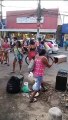 Moradores do Jacintinho bloqueiam via em protesto contra falta de água