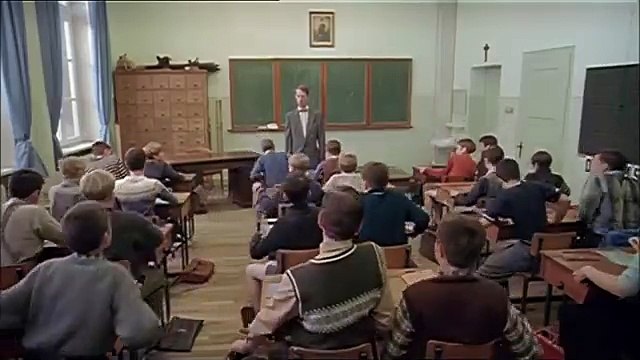 Petits secrets Bande-annonce (EN)