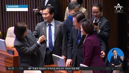 李 “툭하면 사퇴하라…1년 내내 대표 바뀌어야”