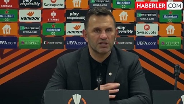 Basın toplantısına damga vuran anlar! Okan Buruk'tan basın mensuplarına: Sussunlar da biz konuşalım