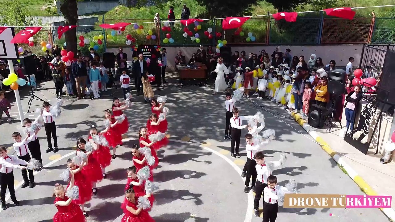 23 NİSAN GÖSTERİSİ SEVDİK SEVDALANDIK İLKOKUL GÖSTERİLERİ