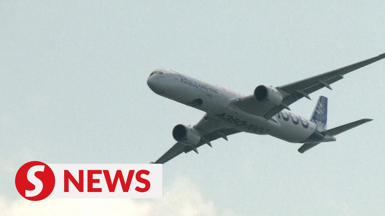 Singapore's green jet fuel mandate faces challenges