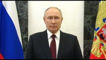 Il presidente Putin saluta gli 