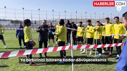 Süper Lig bildiğiniz gibi! Teknik direktör, kavga eden futbolcularını ringe çıkardı