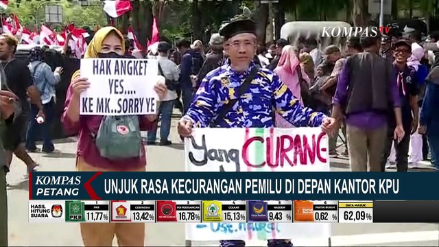 Demo di Kantor KPU, Massa Tuntut Pemakzulan Jokowi dan Pencopotan Ketua KPU Hasyim Asy'ari