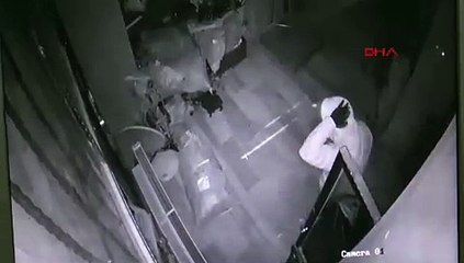 Avcılar’da 2 dakikada 50 bin liralık kablo çaldılar