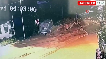 Bodrum'da ana isale hattı patladı, lojmanı bu bastı...O anlar kamerada