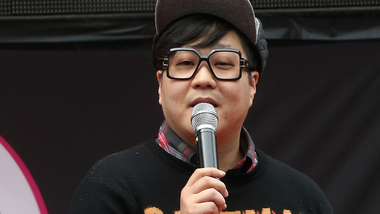 작곡가 '신사동호랭이' 작업실에서 숨진 채 발견..."범죄 혐의점 없어" / YTN