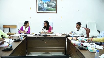 पीएम आवास योजना अंतर्गत प्रगतिरत आवास निर्माण कार्य को शीघ्र पूर्ण करें - कलेक्टर