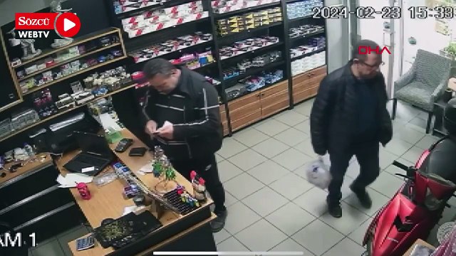 Deprem anı güvenlik kameralarına yansıdı: Panik içinde kaçtılar