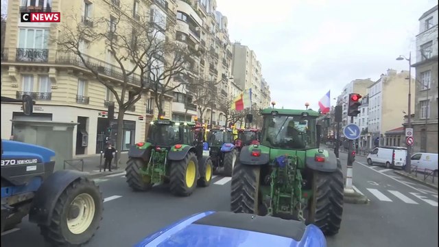 Les agriculteurs manifestent la veille de l’ouverture du Salon de l’Agriculture