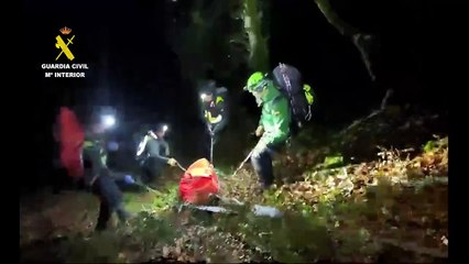 Rescate del cuerpo sin vida de un montañero en Ribota de Sajambre