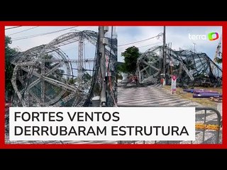 Árvore de Natal de 50 metros de altura desaba em Niterói (RJ)