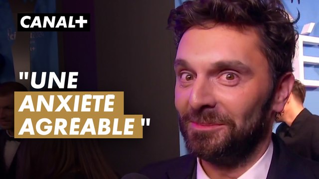 Pio Marmaï, nommé pour Yannick, au micro de Didier Allouch sur le tapis des César 2024