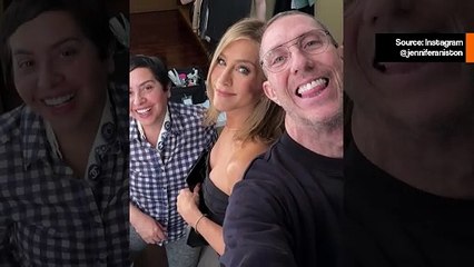 Vídeo: Näyttelijä Jennifer Aniston esittelee ylellisen vaatekaappinsa 21 miljoonan dollarin kartanossaan