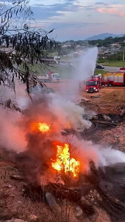 Lixo pegando fogo