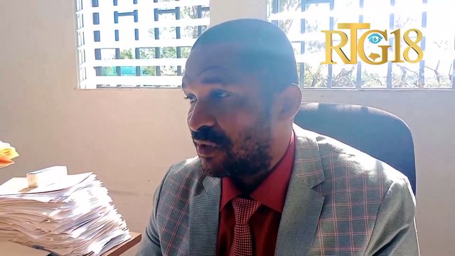 Komisè gouvènman Aken an Me. Adrien Exama prezante 2 endividi Lapolis arete