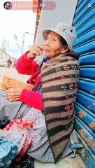 El emperador freezer, de tiktok, regalando billetes a los abuelitos de la calle - live