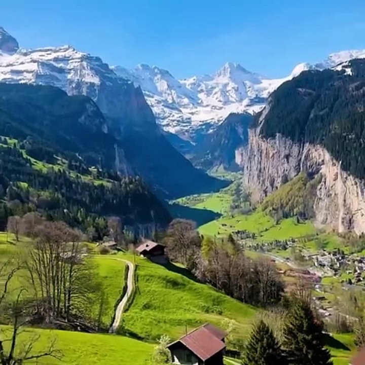 La Suisse et ses paysages féeriques en été comme en hiver !