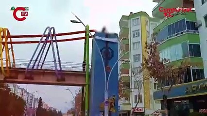 Diyarbakır'da sokaklara 'şeriat' pankartları asıldı