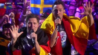 Se værterne spidde og hylde Eurovision i cabaret-stil | Eurovision Song Contest 2016 | DR1