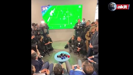 Murat Kurum ile gençler arasında güldüren anlar