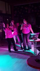 Les filles au chant à POP STAR