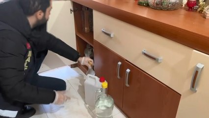 Maltepe'de düzenlenen operasyonda 73 litre sahte içki ele geçirildi