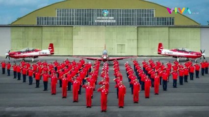 MEMUKAU! Aksi Tim JAT TNI AU Menari di Langit Singapura