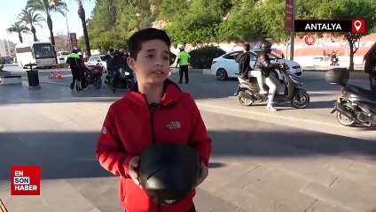 Antalya'da oyuncak scooterıyla uygulamaya geldi, büyüklerine ders verdi