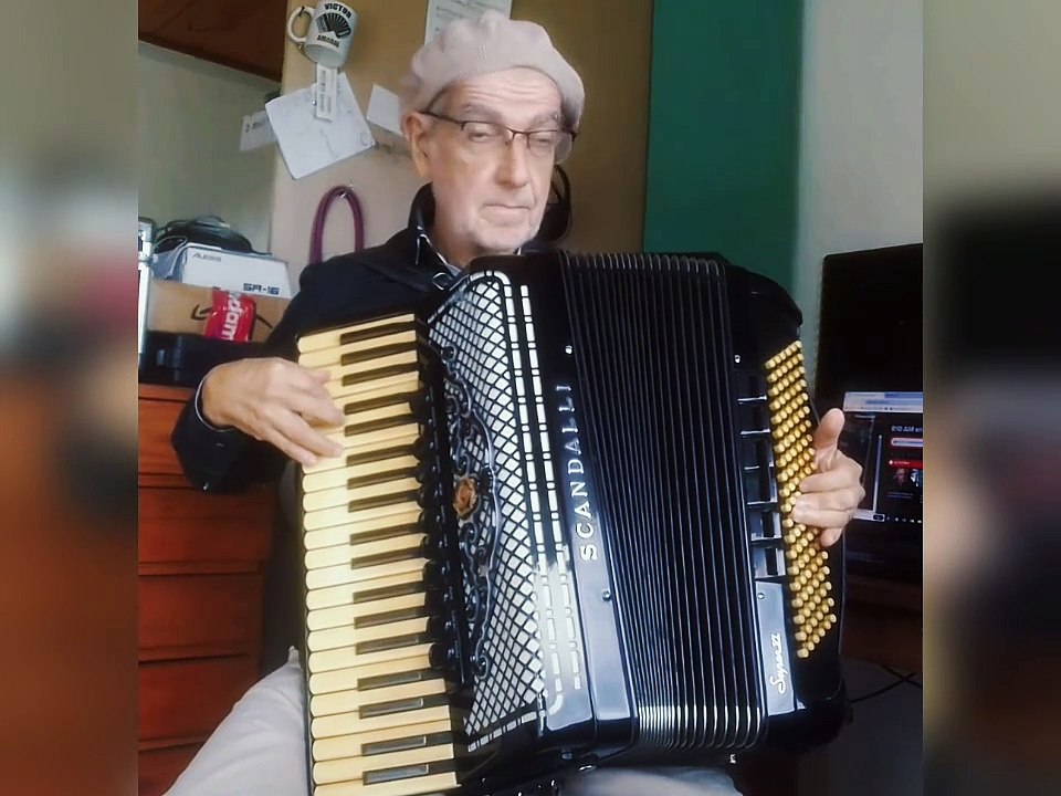 We Are the World (Somos el mundo) de Michael Jackson y Lionel Ritchie  (1985)- Víctor Amaral Portela