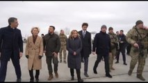 G7 a Kiev, la cerimonia all'aeroporto Antonov con Zelensky