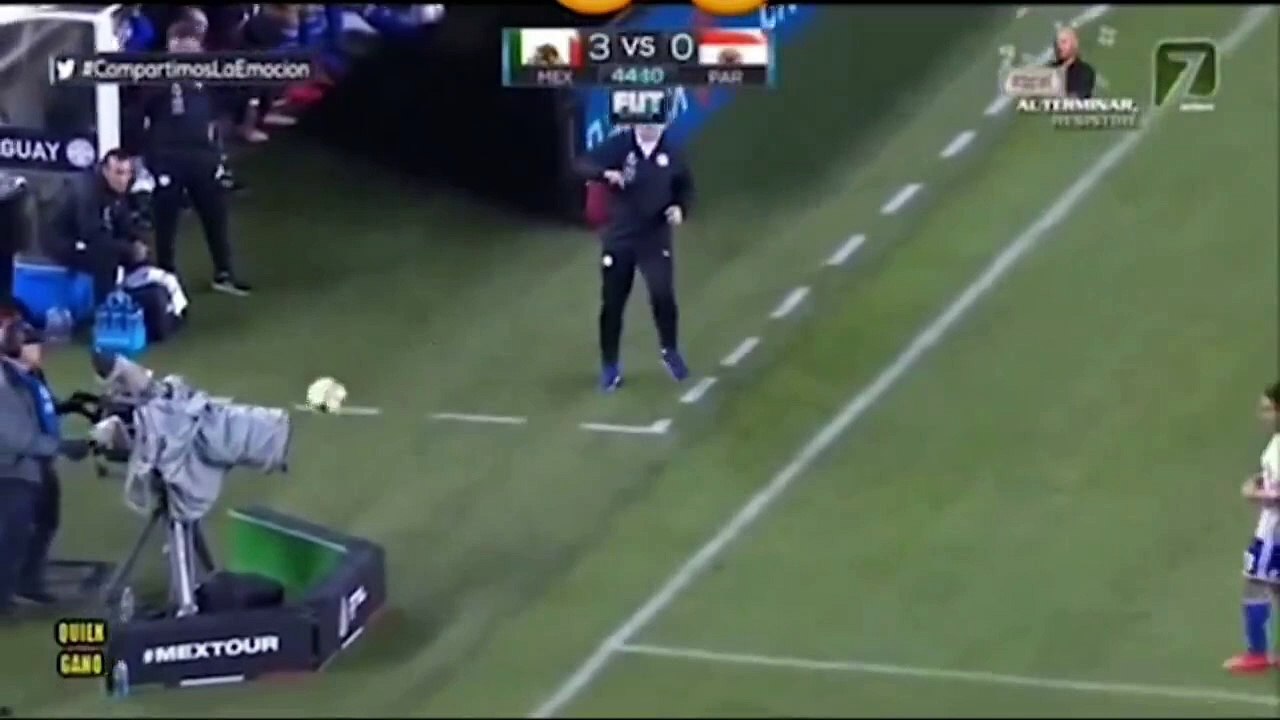 Bro has a serious issues with opponent team