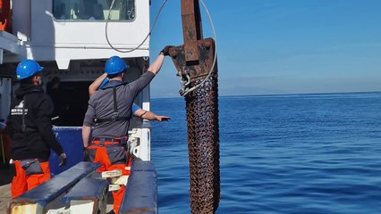 L'Etna scivola nello Ionio