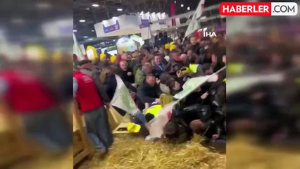 Fransız çiftçiler Macron'un istifasını istiyor