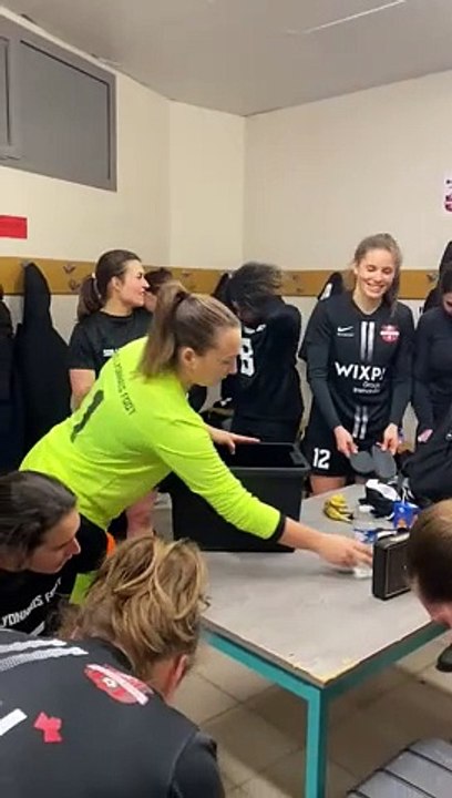 LE "VICTORY SONG" DE NOS SENIORS.F APRÈS LEUR VICTOIRE FACE A CALUIRE